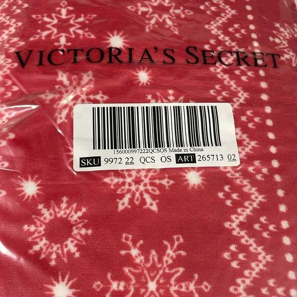 NWT Victoria's Secret Red Fair Isle Snowflake Plush Sherpa Fleece Blanket